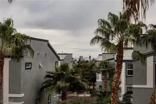 Photo #3: 2707548 Listing 