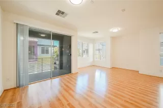 Photo #5: 2707548 Listing 