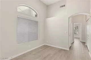 Photo #4: 2707568 Listing 