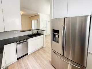 Photo #3: 2707605 Listing 