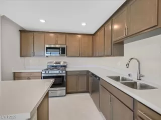 Photo #6: 2707609 Listing