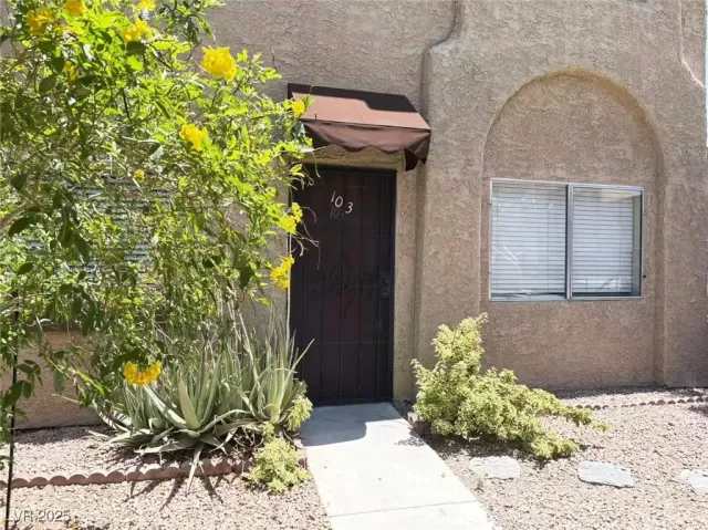 MLS: 2707610 Condo For Sale