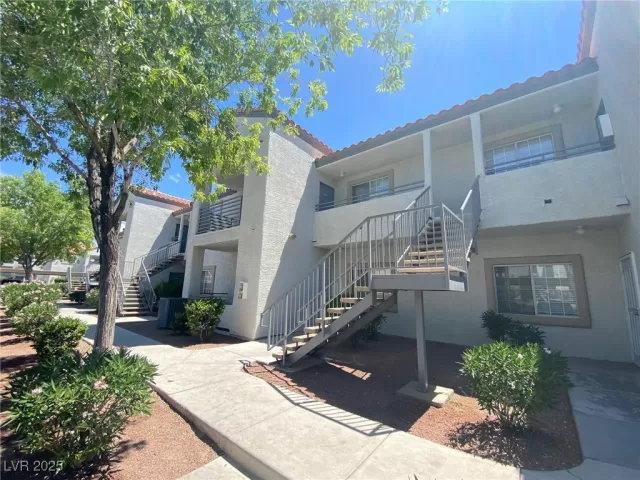 MLS: 2707623 Condo For Sale