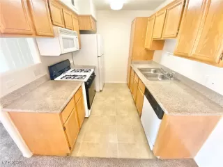 Photo #3: 2707623 Listing 