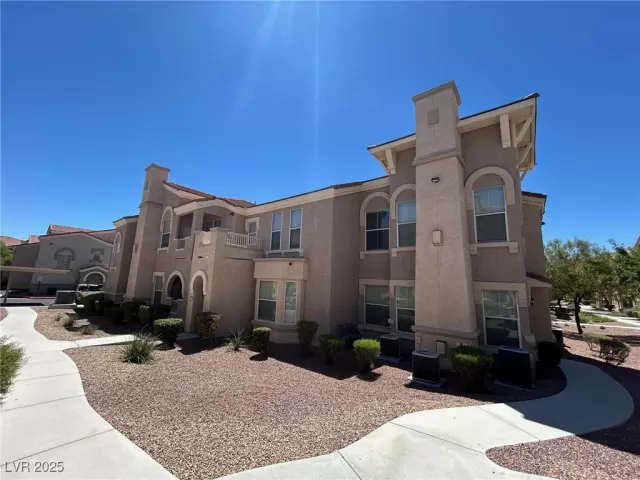 MLS: 2707631 Condo For Sale