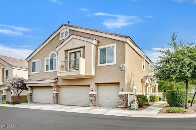 MLS: 2707633 Condo For Sale