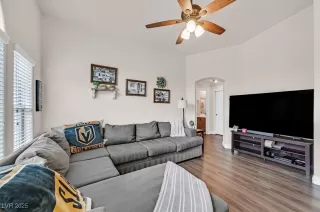 Photo #6: 2707633 Listing