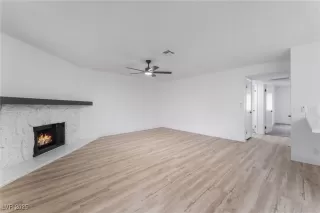 Photo #2: 2707646 Listing 