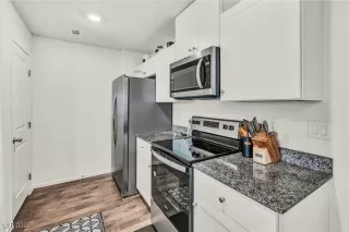 Photo #3: 2707659 Listing 