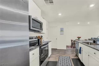 Photo #5: 2707659 Listing 