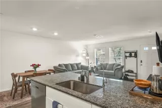 Photo #6: 2707659 Listing 