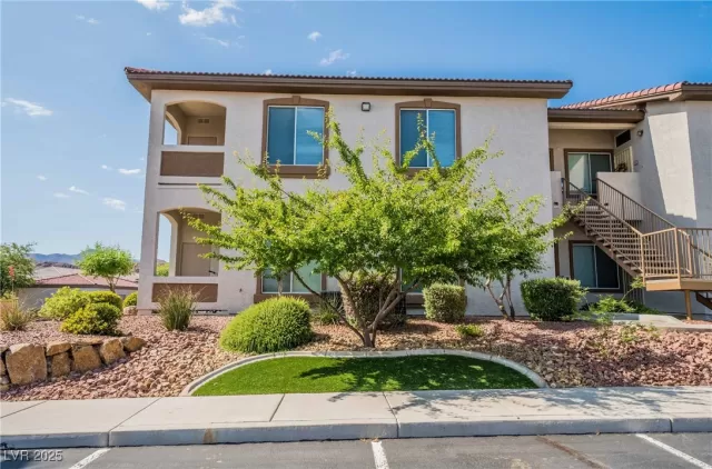 MLS: 2707673 Condo For Sale