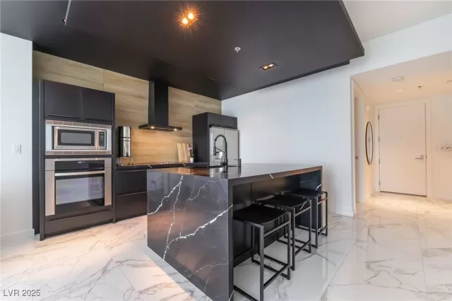 MLS: 2707698 Condo For Sale