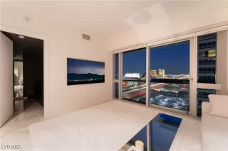 Photo #2: 2707698 Listing 