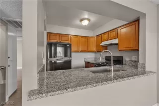 Photo #4: 2707708 Listing 