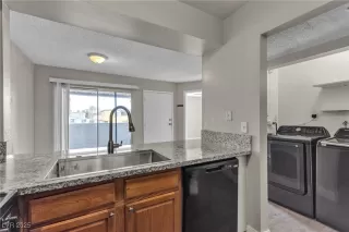 Photo #5: 2707708 Listing 