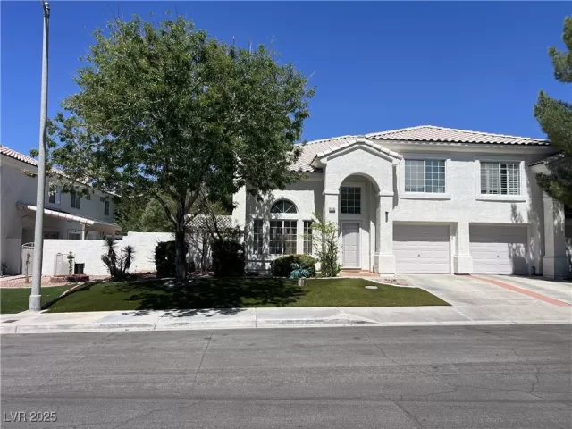 MLS: 2707731 Condo For Sale