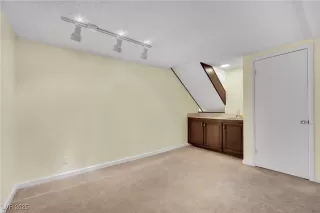 Photo #5: 2707757 Listing 