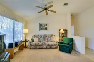 Photo #3: 2707776 Listing