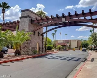 Photo #2: 2707803 Listing 