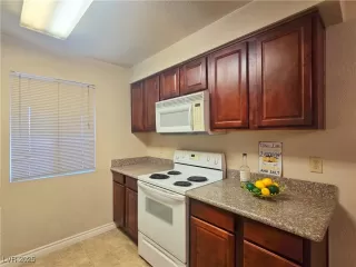 Photo #6: 2707803 Listing 