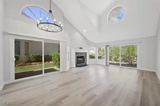 Photo #2: 2707808 Listing 