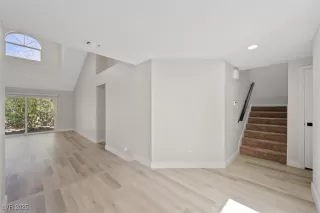 Photo #4: 2707808 Listing 