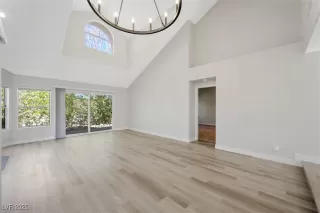 Photo #5: 2707808 Listing 