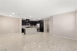 Photo #5: 2707814 Listing 