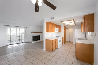 Photo #2: 2707815 Listing 