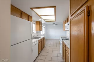 Photo #4: 2707815 Listing 