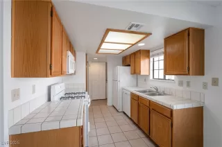 Photo #5: 2707815 Listing 