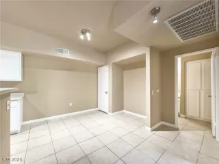 Photo #3: 2707827 Listing 