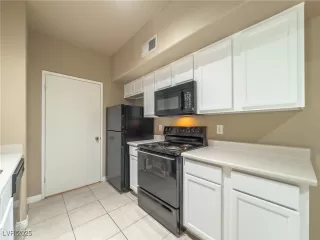 Photo #6: 2707827 Listing 