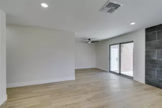 Photo #2: 2707832 Listing 