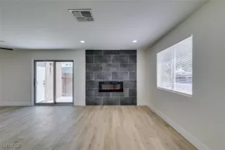 Photo #3: 2707832 Listing 