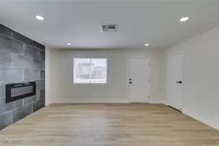 Photo #4: 2707832 Listing 