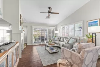 Photo #3: 2707847 Listing