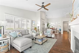 Photo #4: 2707847 Listing