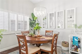 Photo #6: 2707847 Listing