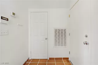 Photo #3: 2707864 Listing 