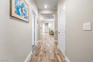 Photo #5: 2707886 Listing