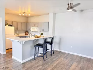 Photo #1: 2707894 Listing