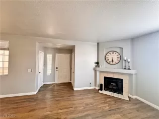 Photo #5: 2707894 Listing