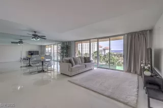 Photo #3: 2707916 Listing 