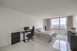 Photo #5: 2707916 Listing 