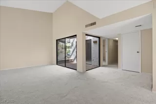 Photo #3: 2707917 Listing 