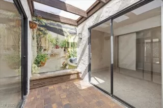 Photo #4: 2707917 Listing 