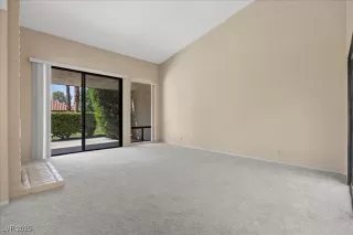 Photo #6: 2707917 Listing 