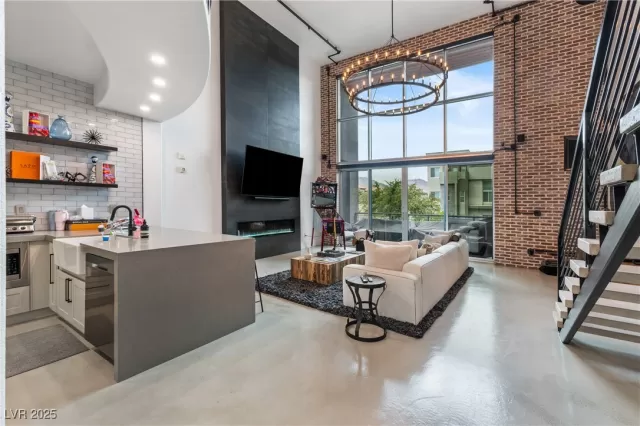 MLS: 2707928 Condo For Sale